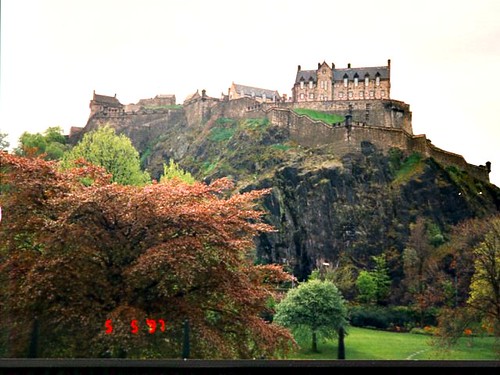 Waverly Gardens and Edinburgh Castle
