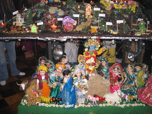 Govardhana Puja 2006 por NityanandaChandra.
