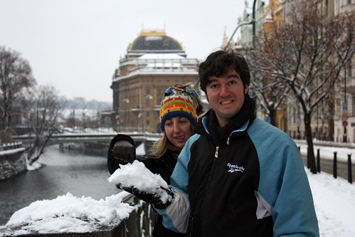 Foto com sorriso congelado em Praga