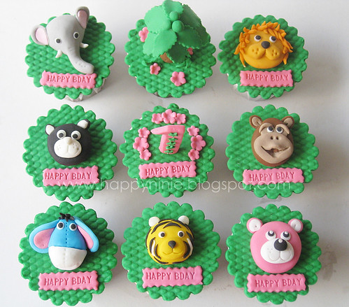 jungle/zoo cupcake