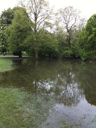 Flooding in Pitshanger Park. Nice long weekend weather ;-)