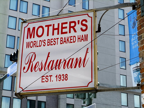 Mother's Restaurant, Exterior