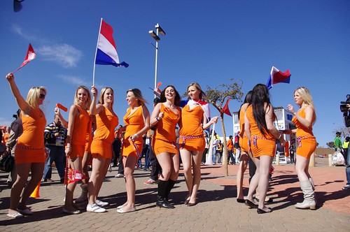 Thumb Fan Girls: The Netherlands versus Denmark