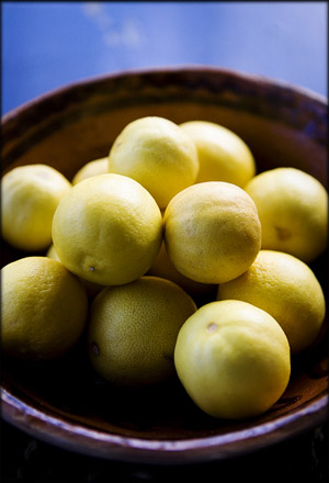 bowl-of-lemons-iambossy