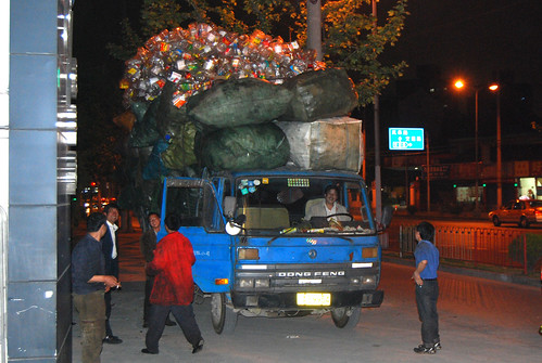 m169 - Big Load on Xincun Road Sidewalk