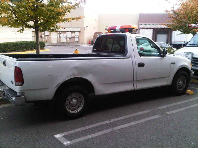 alderwood mall security washington private truck patrol guard vehicle pickup ford f150 150 fordf150 unmarked lightbar dented