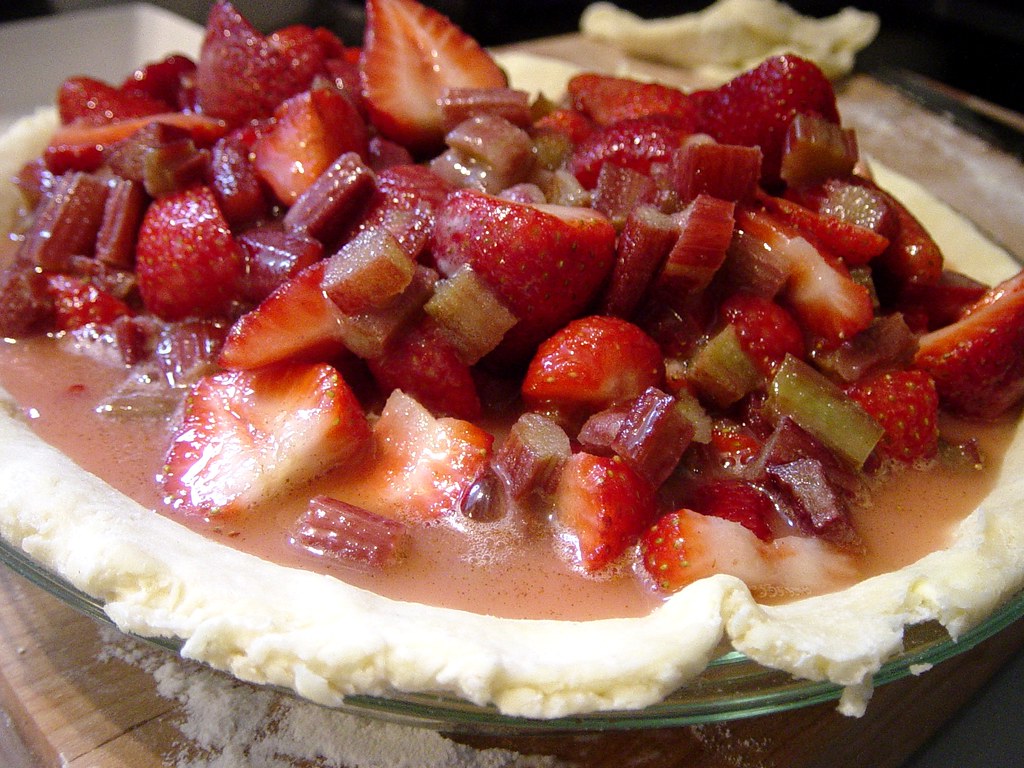 Perfect Strawberry Rhubarb Pie
