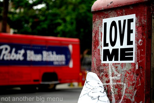 New York - Love me sign post