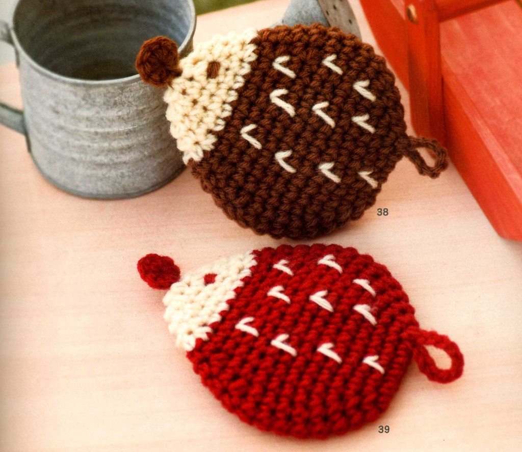 Crochet a Shy Hedgehog Tawashi