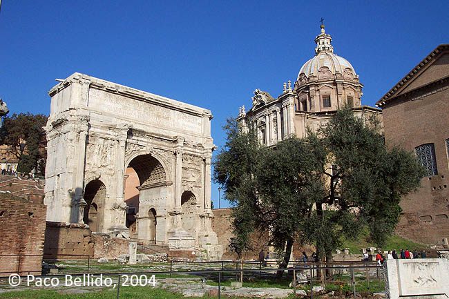 Foro romano y arco de Septimio Severo. © Paco Bellido, 2004