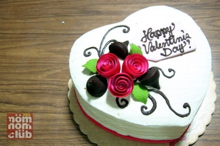 Red Ribbon's Valentine's Day Cake - Roses And Kisses Cake