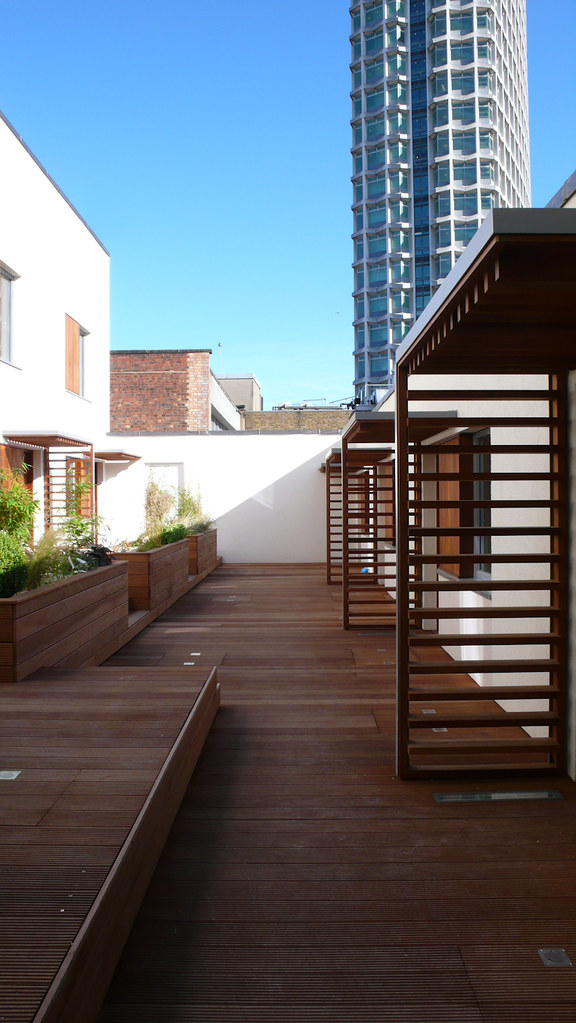 Tottenham Court Road residential courtyard (ESA)