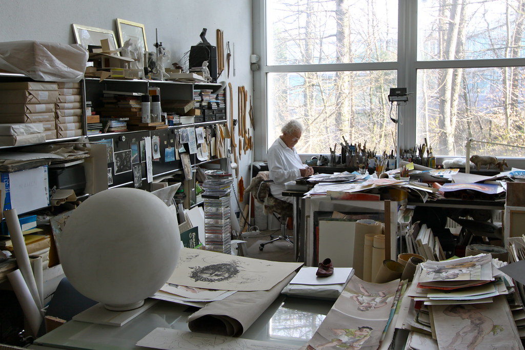: Hans Erni in seinem Atelier in Luzern 1