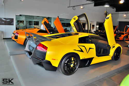  Matte Yellow Lamborghini LP670-4 SV/ Orange Lamborghini LP640 Roadster 