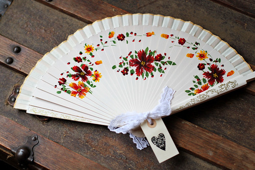 Wedding Fan Favour They would look gorgeous tied with a personalised ribbon