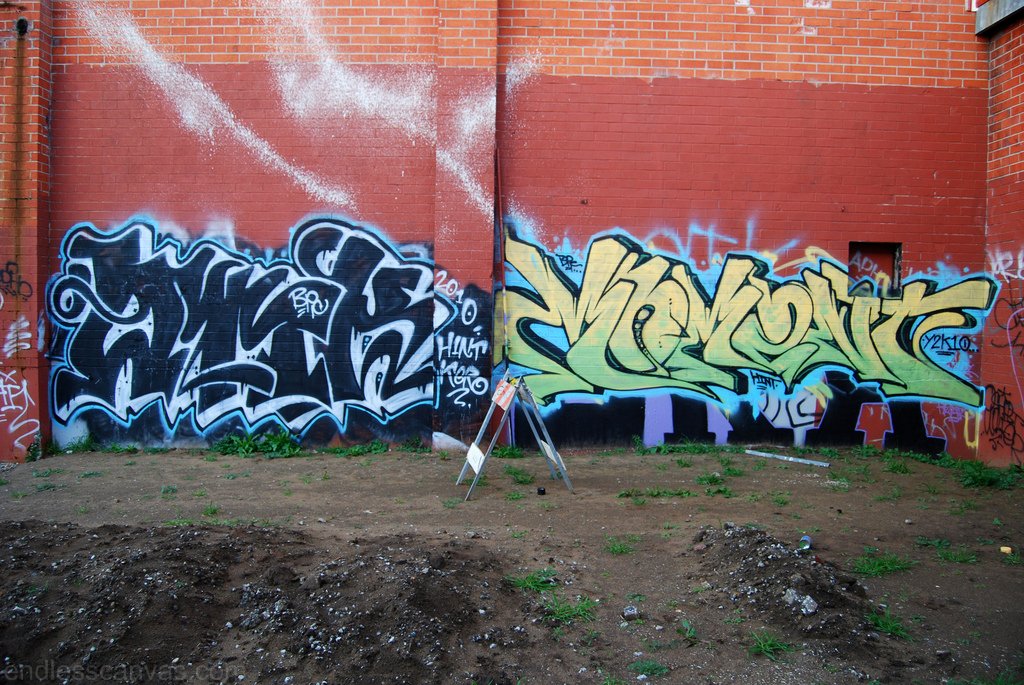 Atik, Moment, Hint graffiti in Oakland California Yards. 