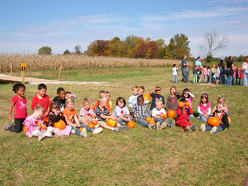 Oct 12 2010 Cal Pumpkin Patch Licking, MO (7), with kindergarten class, Ms. Buettner