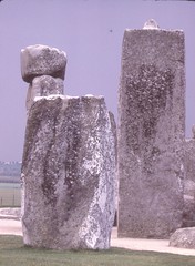 Note peg on top of Sarsen Stone