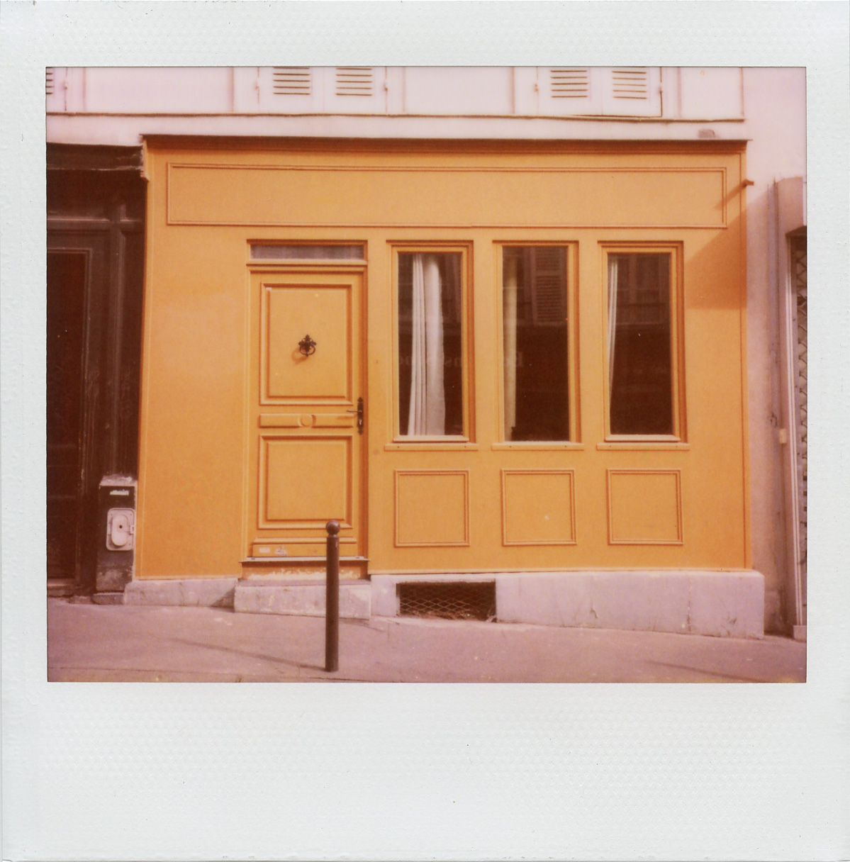 paris:door2