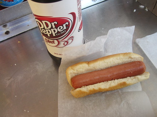 hot-dog, Diet Dr Pepper