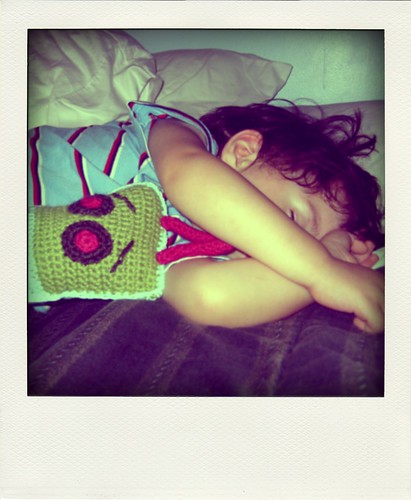 Levi Sleeping With "Knitten"