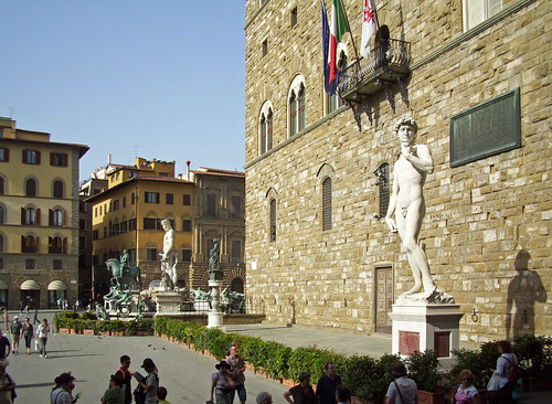 El David, Piazza della Signoria, Firenze, Italy, by jmhdezhdez