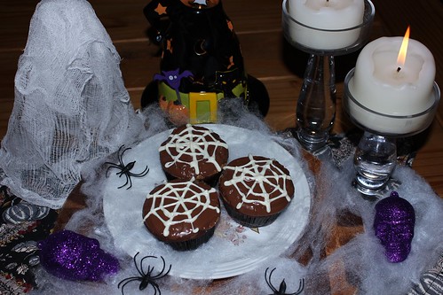 Love Cakes Spiderweb Cupcakes