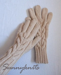 Cabled gloves