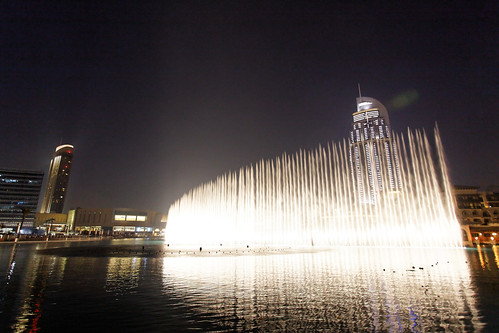 Dubai+mall+fountain+show+video