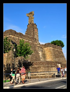 Monumento a Elcano, Getaria