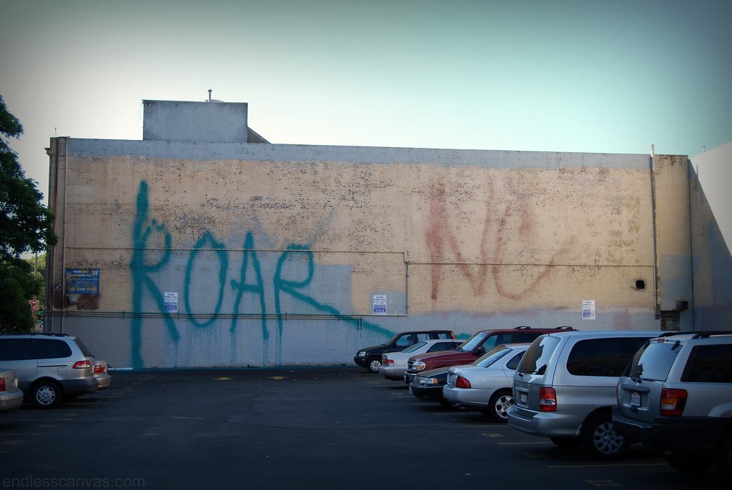 Roar Graffiti Sprayer Tag Oakland. 