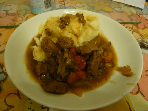 beef stew and mash patato 燉牛肉+馬鈴薯泥