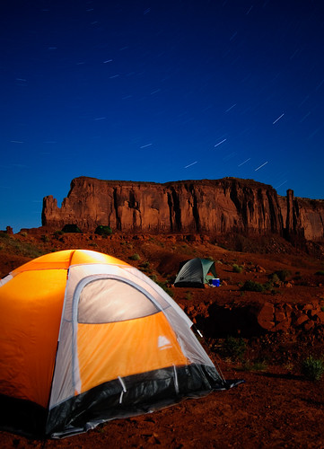 フリー写真素材|自然・風景|谷|岩山|夜空|モニュメント・バレー|アリゾナ州|アメリカ合衆国|テント|