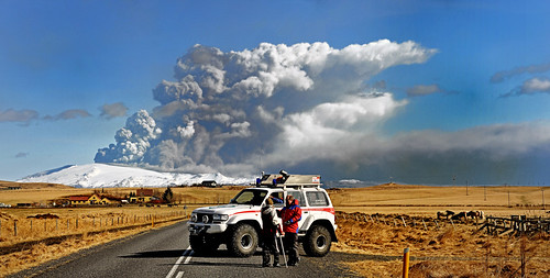 Eruption Volcano Eyjafjallajökull - Roadblock April 17 2010 - Live Webcam links below - Live Webcam - Веб - камера - kamery - ウェブカメラ -    攝像頭