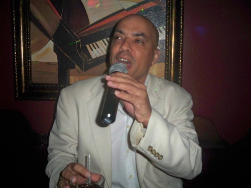 Noche de Karaoke en El Merengue Restaurant 06-03-10 038