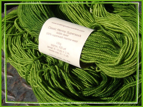 squishy pretty green socken yarn