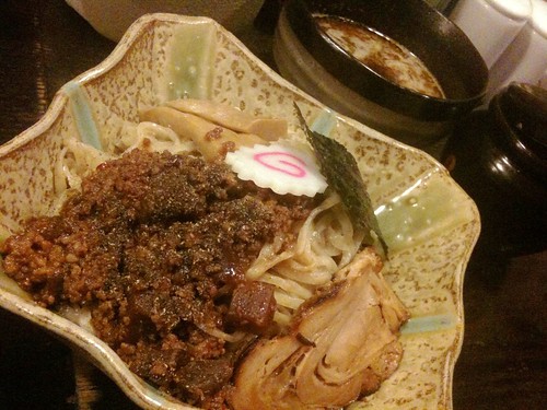 宇都宮花菱の肉味噌つけ麺は肉味噌が濃くてじゃじゃ麺的に混ぜて食ってもうめかったわ。
