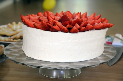 strawberry-lemonmousse-cake-2