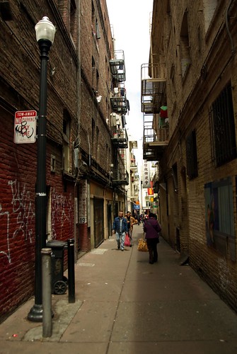 San Francisco Chinatown - alleyway