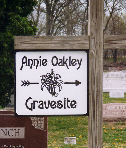 Annie Oakley Gravesite-1