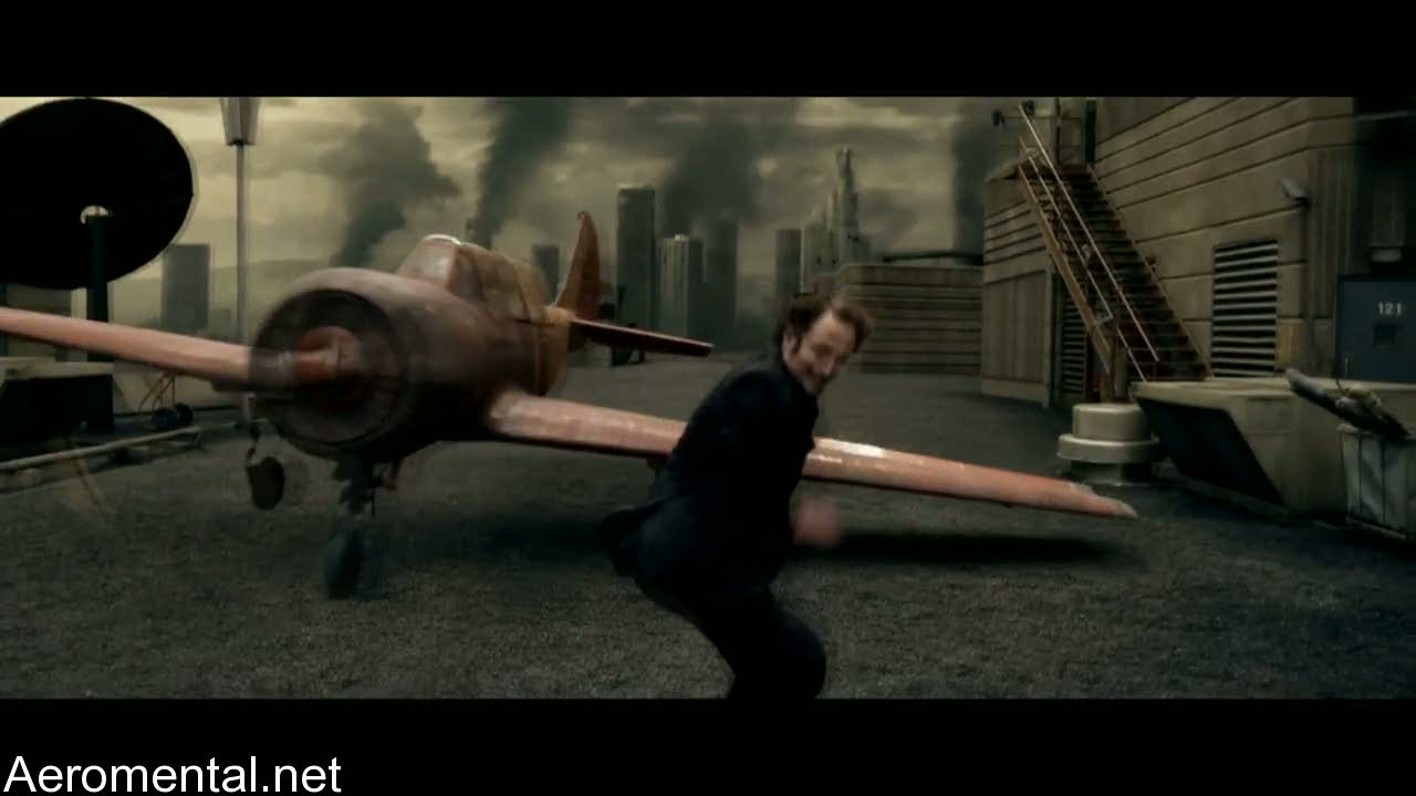 Resident Evil Afterlife red airplane