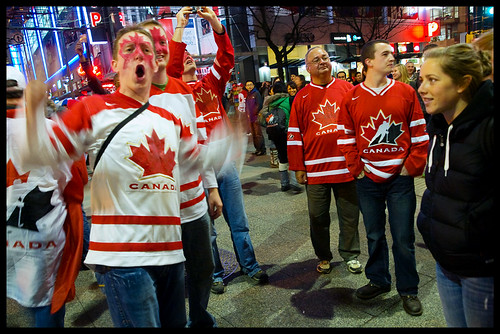 Canadian hockey fans celebrate