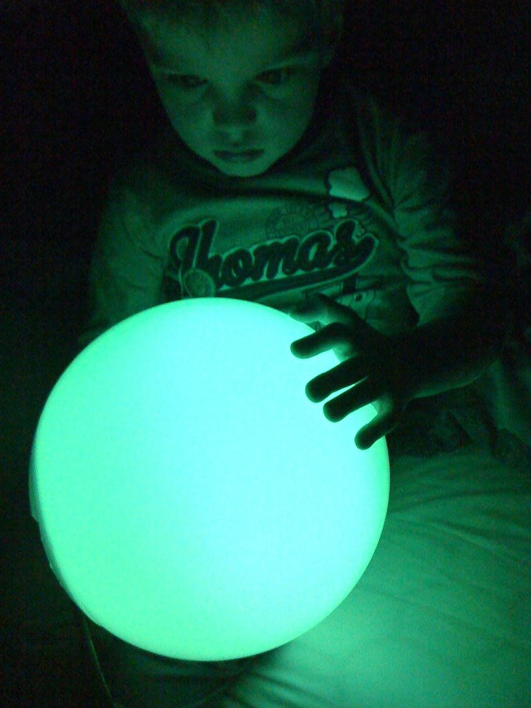glow - 26/2/10 (57/365) (2010:8/52)