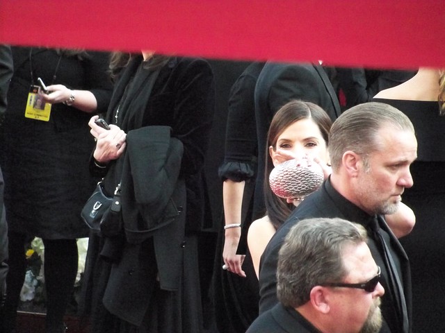 Yes, that's Sandra Bullock behind that bag by socalmom