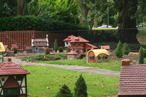 Model Tudor Village 6