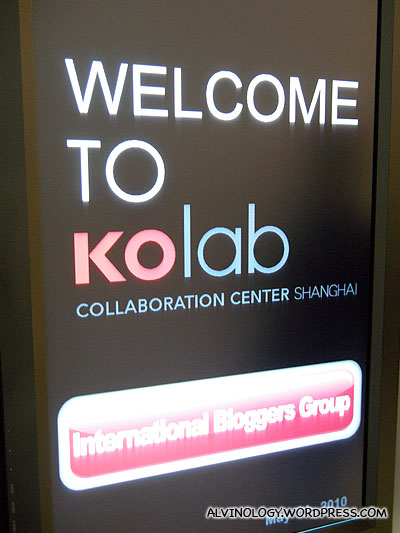 Digital signboard to welcome the bloggers, how flattering!