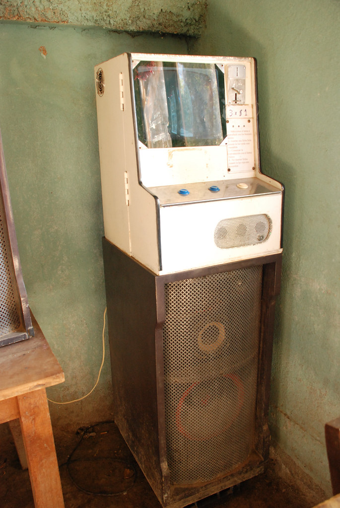An early ana-digital jukebox
