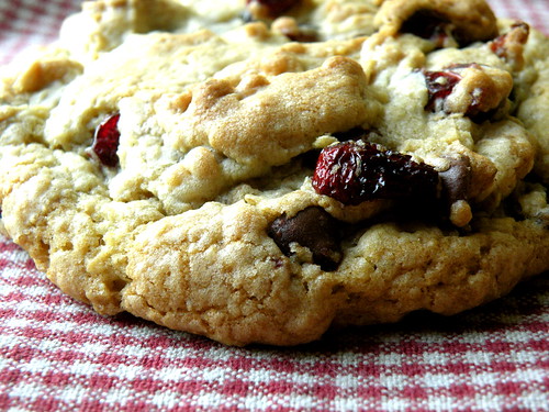 Recipe: Stuffed Oatmeal Cookie blog image 1