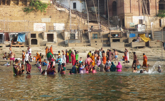 Daily life along the River Ganges