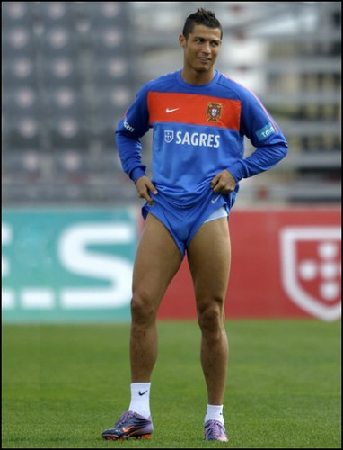 Ronaldo bulge legs by KingCole